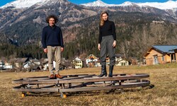 Regisseurin und künstlerischen Leiterin Cornelia Rainer gemeinsam mit dem Schauspieler und ...