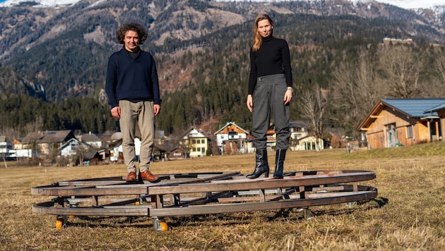 Regisseurin und künstlerischen Leiterin Cornelia Rainer gemeinsam mit dem Schauspieler und ...
