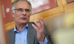 Finanzminister Markus Marterbauer (SPÖ) hatte den letzten Debattentag genutzt, um noch einmal um ...