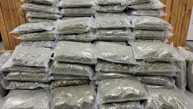 Die EGS stellte bei den beiden Einsätzen rund 70 Kilogramm Marihuana sicher.