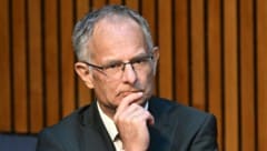 Finanzminister Markus Marterbauer will trotz Krebsdiagnose seine Arbeit fortsetzen.