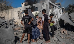 Palästinensische Familie nach einem israelischen Luftangriff