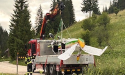 Das Flugzeugwrack wurde noch am Sonntag geborgen.
