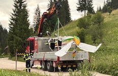 Das Flugzeugwrack wurde noch am Sonntag geborgen.
