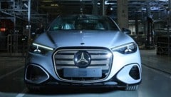 Der Autobauer Mercedes hat sein Werk in Ungarn (Bild) kräftig ausgebaut.