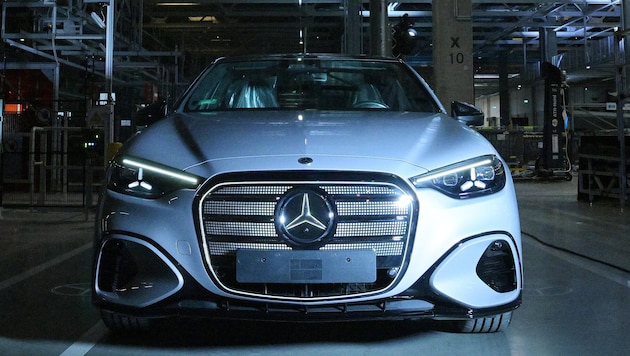 Der Autobauer Mercedes hat sein Werk in Ungarn (Bild) kräftig ausgebaut.