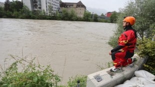 Versiegelte Flächen tragen zum Anstieg von Pegeln bei – Einsatzkräfte hatten beim Hochwasser ...