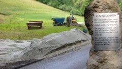 Ein nettes Bankerl samt Gedenkstein im Grünen – so wird hier den beiden ehemaligen jüdischen ...