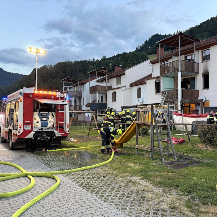 Mehrere Feuerwehren standen bei dem Brand im Einsatz.