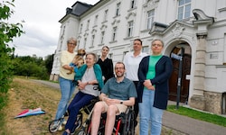 Die Mieter im ehemaligen Seniorenwohnhaus Nonntal leiden seit Jahren unter immer weiter ...