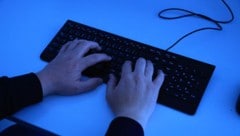 Irgendwo sitzt irgendwer und versendet E-Mails mit schweren Vorwürfen. Wer antwortet, kann sich ...