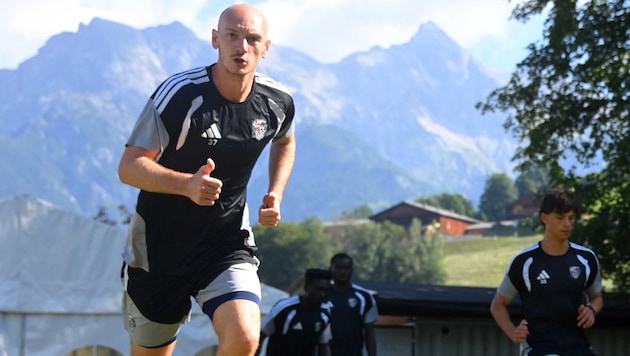 Daumen hoch! WAC-Kapitän Nico Wimmer hat nach dem Camp ein positives Gefühl.