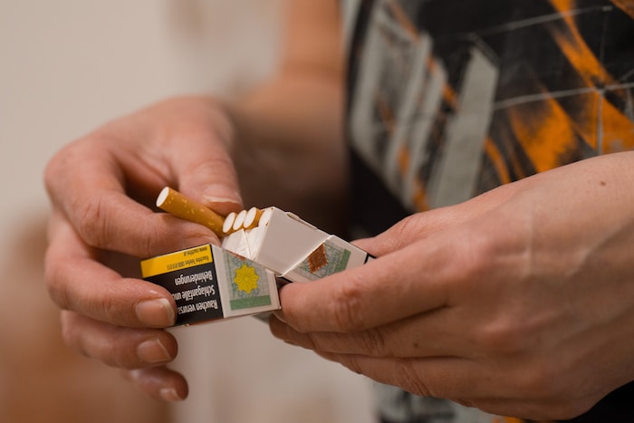 Bis 2030 wird der Preis einer Packung Zigaretten schrittweise angehoben.