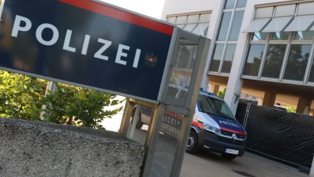 Die Polizei Marchtrenk und das Landeskriminalamt ermitteln in dem grausigen Fall um den Tod ...