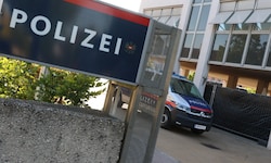 Die Polizei Marchtrenk und das Landeskriminalamt ermitteln in dem grausigen Fall um den Tod ...