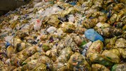 Eigentlich sollten die Müllberge reduziert werden, aber es droht Mehrbelastung für Betriebe.