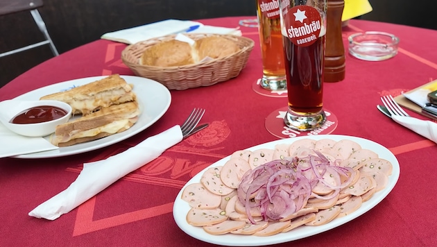 Klassiker: Wurstsalat mit Schübling, Schinken-Käse-Toast (laut Piefke & Fatso das beste Sandwich ...
