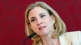 Außenministerin Beate Meinl-Reisinger (NEOS) macht sich derzeit bei einigen Wählerinnen und ...