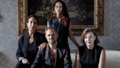 Daniela Ziegler (Jedermanns Mutter), Philipp Hochmair (Jedermann), Roxane Duran (Buhlschaft) und ...