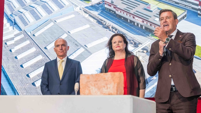 Beim offiziellen Baustart in Graz: GKB-Boss Gerald Klug, Verkehrslandesrätin Claudia Holzer und ...
