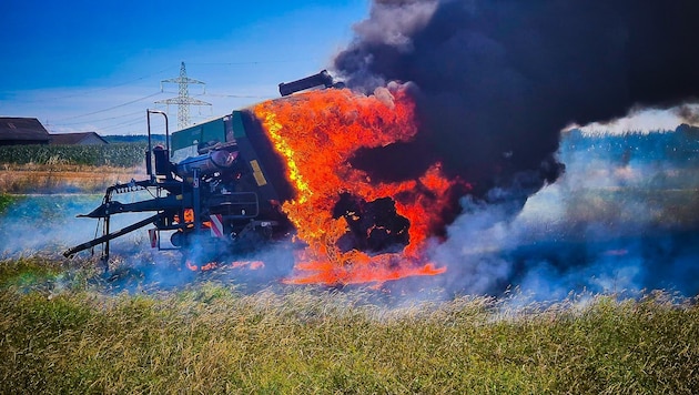 Die Feuerwehrleute von Burgkirchen rückten von einer Großveranstaltung zum Löscheinsatz aufs ...