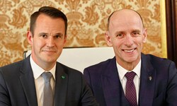 In Sachen Windkraft nicht einig: die Landesräte Stefan Hermann (FPÖ, links) und Willibald ...