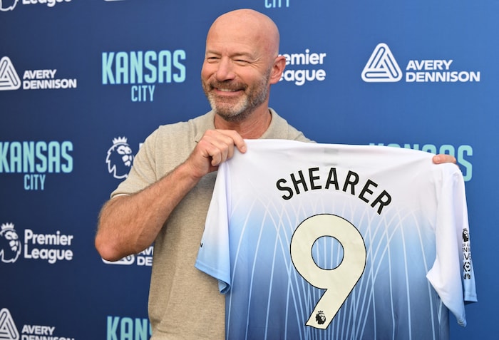 Alan Shearer war von 1996 bis 2000 Kapitän der englischen Fußball-Nationalmannschaft.