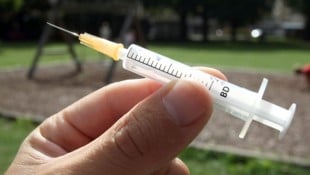 Die bayrische Polizei fand die Spritze mit der Droge.