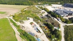 Seit mehr als 50 Jahren werden in Ohlsdorf Altreifen gelagert, nach einem Brand fordern viele ...