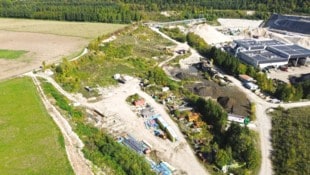 Seit mehr als 50 Jahren werden in Ohlsdorf Altreifen gelagert, nach einem Brand fordern viele ...