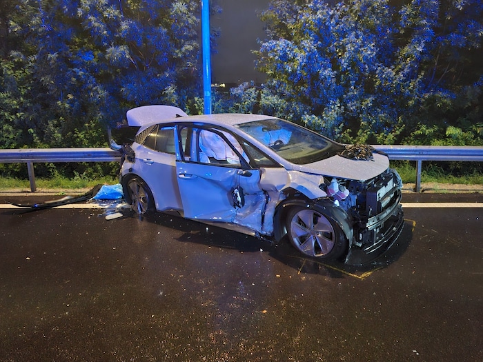 Am Auto entstand Totalschaden.