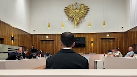 Der 24-jährige Angeklagte im Schwurgerichtssaal am Grazer Straflandesgericht. 