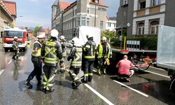 Die Rettungskräfte hatten am Einsatzort alle Hände voll zu tun. 