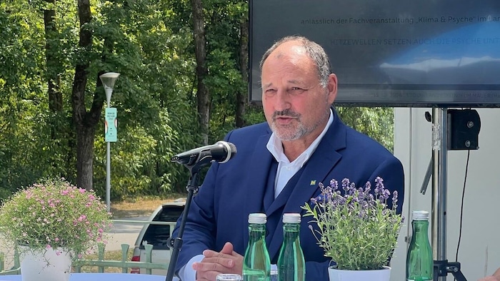 „Man glaubt immer im Winter sind die Leute viel depressiver, – es ist aber der Sommer, der viel ...