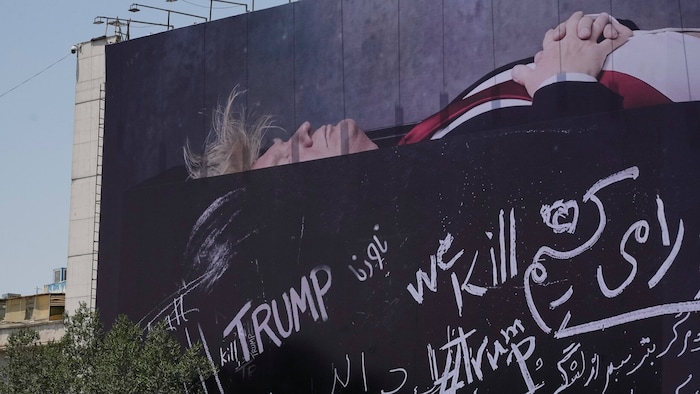 Plakat gegen Trump in Teheran