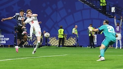 Anthony Gordon bringt England erstmals zum Jubeln.