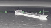 Die ukrainischen Streitkräfte machten Bilder von Angriffen auf Putins Schattenflotte im ...