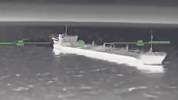 Die ukrainischen Streitkräfte machten Bilder von Angriffen auf Putins Schattenflotte im ...