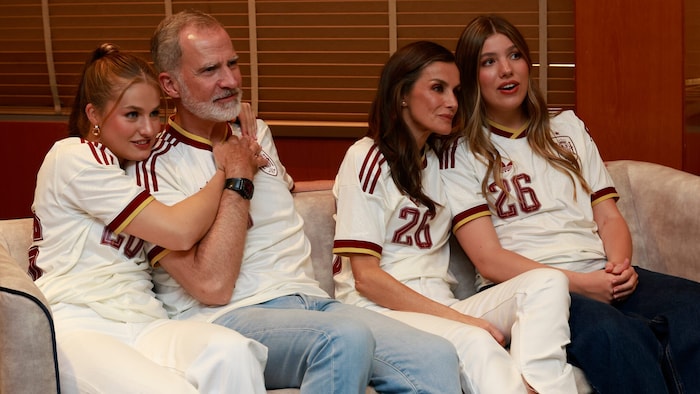 König Felipe, Königin Letizia, Prinzessin Leonor und Infantin Sofía fiebern am 14. Juli 2026 in ...