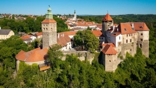 Coole, dicke Mauern: Die Friedensburg Schlaining. 