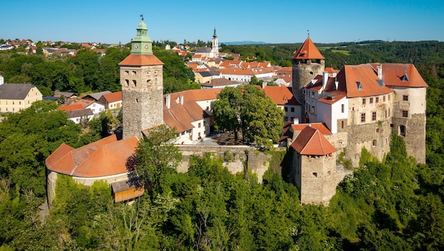 Coole, dicke Mauern: Die Friedensburg Schlaining.