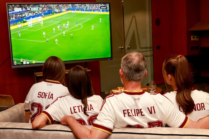 Dieses Mal live im Stadion: König Felipe VI., Königin Letizia sowie Prinzessin Leonor und ...