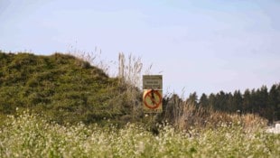 Wegen eines geringfügig zu kleinen Sicherheitsstreifens ist der Flugplatz in Hirschbach gesperrt