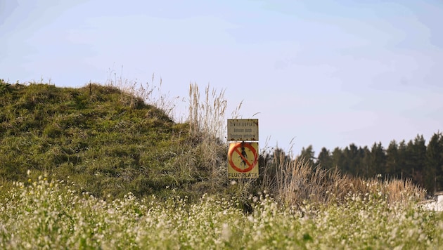 Wegen eines geringfügig zu kleinen Sicherheitsstreifens ist der Flugplatz in Hirschbach gesperrt