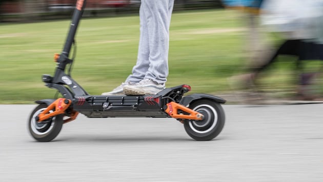 Wieder passierte ein Unfall mit einem E-Scooter (Symbolbild).