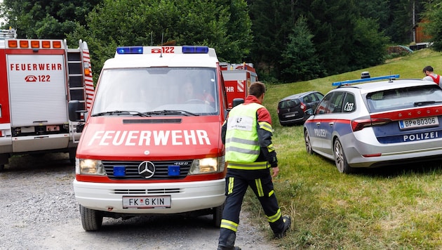 Beim schweren Traktorunfall am Dienstag in Satteins starben ein Familienvater und seine ...