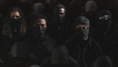 Vor wenigen Wochen erschien das neue Album der maskierten Hip-Hop-Crew. Düsterer Straßenrap mit ...