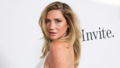 Kesha sammelt seit Jahren menschliche Zähne, fertigt daraus Schmuck an und bewahrt viele ...