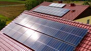Wer eine Förderung für eine PV-Anlage am Dach ergattern will, muss schnell sein und braucht ...