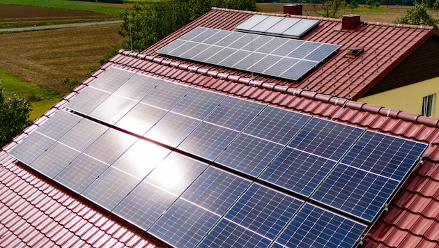 Wer eine Förderung für eine PV-Anlage am Dach ergattern will, muss schnell sein und braucht ...